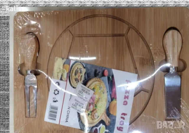 Дъска за пица с 2 прибора 29.5 x 19.5 x 1.5 см