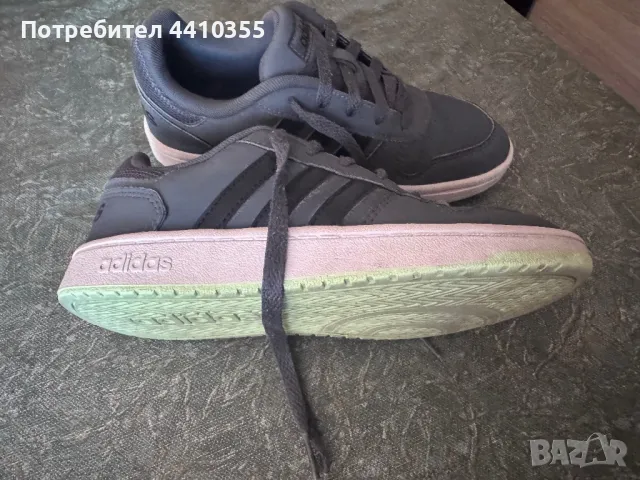 маратонки adidas, снимка 3 - Детски маратонки - 49429306