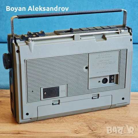 Радиокасетофон Sanyo M2429FZ (1982 г.), снимка 9 - Радиокасетофони, транзистори - 55875673