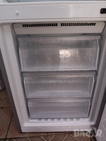 Иноксов комбиниран хладилник с фризер Сименс Siemens Total No Frost A+++ с две години гаранция!, снимка 4 - Хладилници - 53689917