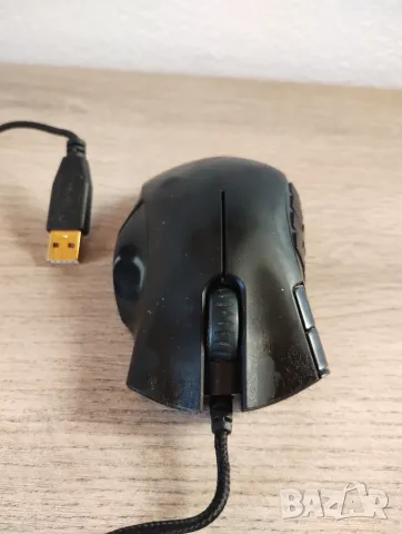 Razer Naga MMOG RZ01-0028 за части, снимка 2 - Клавиатури и мишки - 56119449