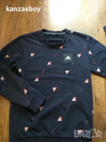 ADIDAS Must Haves Graphic Crew - страхотна мъжка блуза С, снимка 5 - Спортни дрехи, екипи - 48708542