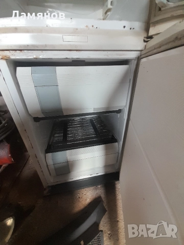 Рафт Чекмедже за хладилник Bauknecht, снимка 3 - Хладилници - 52033375