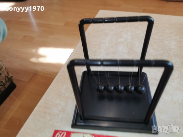 Люлката на Нютон-14Х13Х12СМ ЧЕРНО 1501261754, снимка 11 - Колекции - 53112551