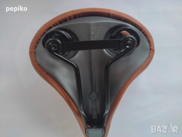 Продавам колела внос от Германия оригинална Италианска седалка AMERICA с пружини, снимка 6 - Части за велосипеди - 41375435