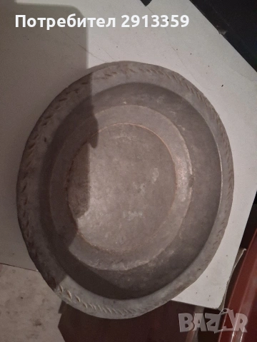 Бакърена паница от кована мед.