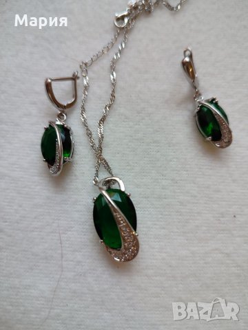 Сребърен комплект със зелени кристали, снимка 4 - Бижутерийни комплекти - 34544802