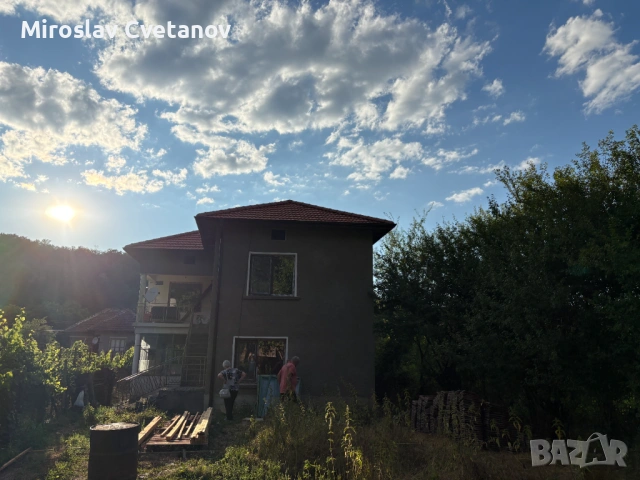 Двуетажна къща в с. Котеновци - 37 000 евро, снимка 5 - Къщи - 53787480