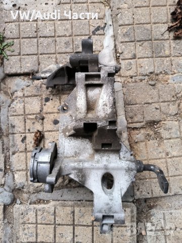 Захват лапа конзола двигател Голф 3 Пасат Венто Поло Golf 3 Passat Vento Jetta Polo 028903143P