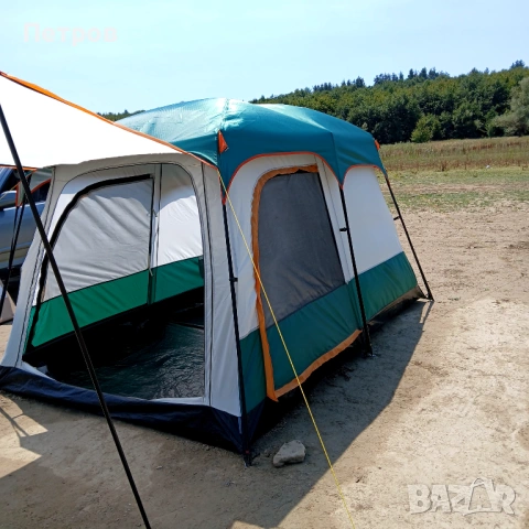 Продавам шест местна палатка .