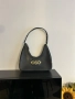 Кожена чанта GUESS, снимка 2