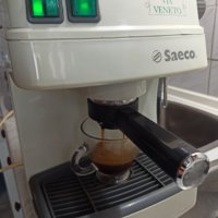 Кафемашина Саеко Виа Венето с ръкохватка с крема диск, работи отлично и прави хубаво кафе с каймак , снимка 1 - Кафемашини - 44279399