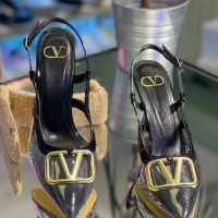 Обувки с ток Valentino , снимка 7 - Дамски обувки на ток - 44656249