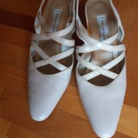 Елегантни, дамски обувки марка ESCAPADE. , снимка 1 - Дамски елегантни обувки - 41603227