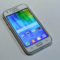 Samsung Galaxy J1 (SM-J100H) 4GB, снимка 1 - Samsung - 42690462
