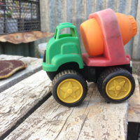 Детска бетонобъркачка, снимка 1 - Коли, камиони, мотори, писти - 36470441