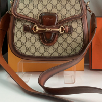 Gucci дамска чанта, снимка 1 - Чанти - 44828296