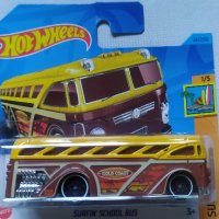 Hot Wheels Surfin School Bus, снимка 1 - Колекции - 39077620