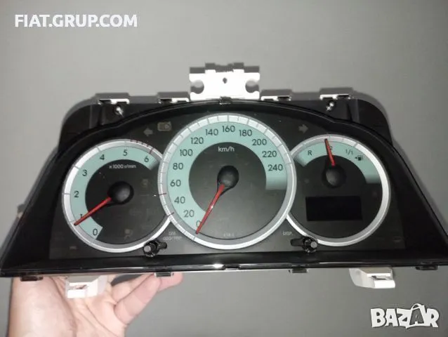 Оригинално Табло/Километраж TOYOTA Corolla Verso 2004-2009г d4d 116кс-177кс, снимка 1