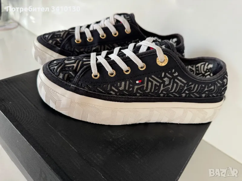 Tommy Hilfiger, снимка 1