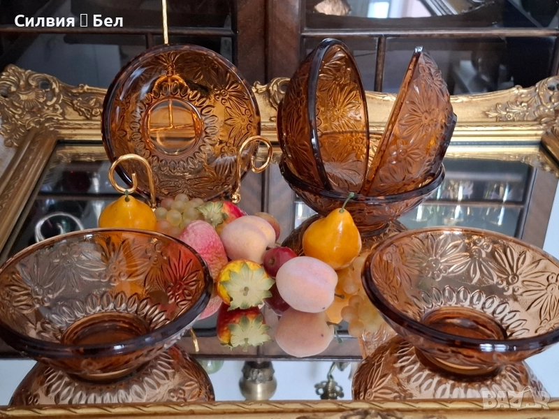 Винтидж комплект от 6 купички- пресовано стъкло , снимка 1