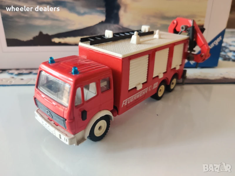 Метална количка SIKU Пожарна с кран Mercedes LKW 1:55, снимка 1
