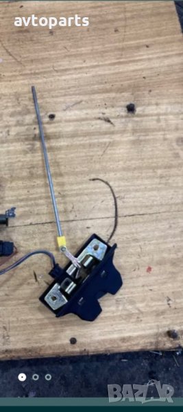 Renault laguna 1998година хечбег брава багажник, снимка 1