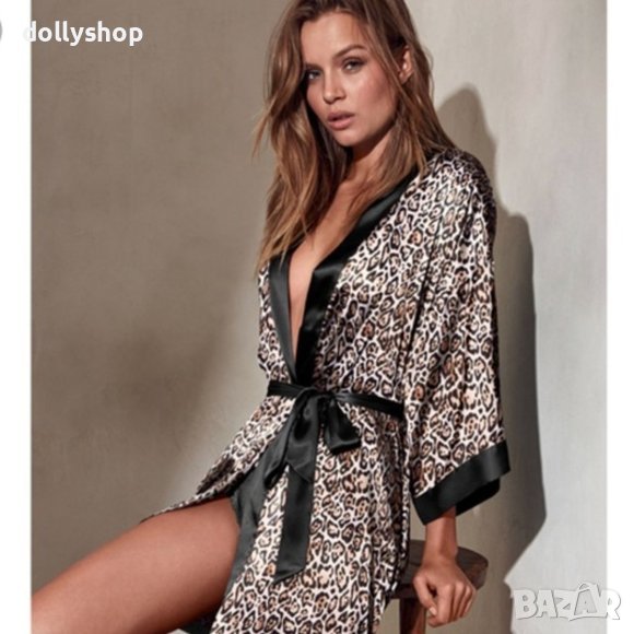 Сатенен Дамски Халат Размер М/ХЛ с Анимал Принт, снимка 1