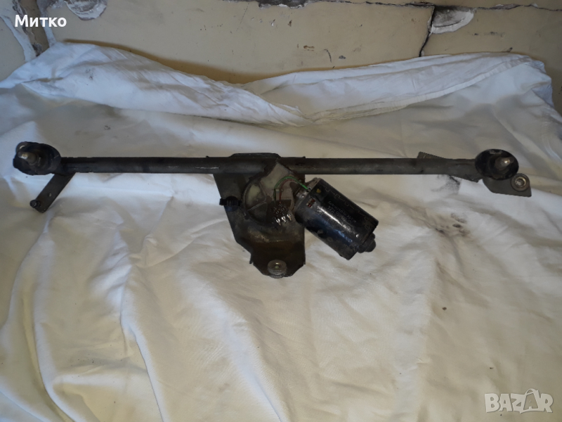 Моторче с рамена за чистачките за Фолксваген Голф 3 Volkswagen , снимка 1