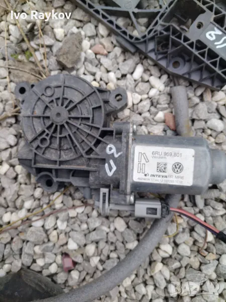 Моторче , предно стъкло Volkswagen Up , 6RU.959.801, снимка 1