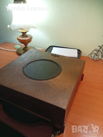 Стенен часовник VESNA, снимка 3 - Антикварни и старинни предмети - 53711724