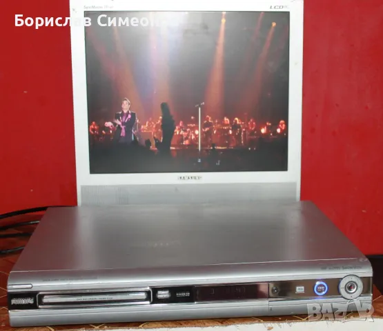 Philips DVDR 3300 H DVD рекордер 80GB, снимка 2 - Плейъри, домашно кино, прожектори - 48985127