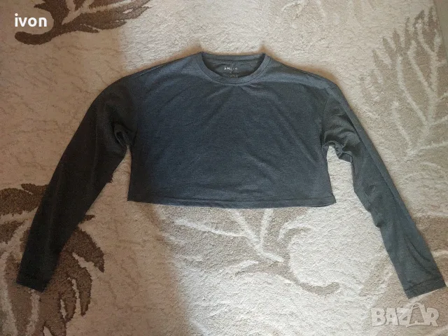 Къса сива блуза