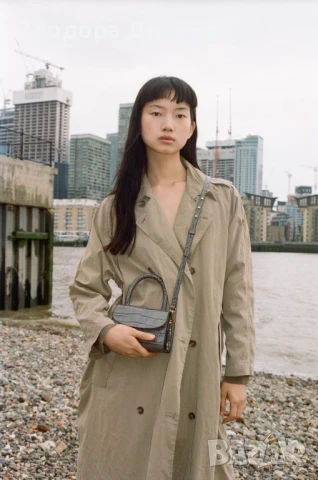 Дамска чанта BY FAR grey croc mini , снимка 3 - Чанти - 51005537