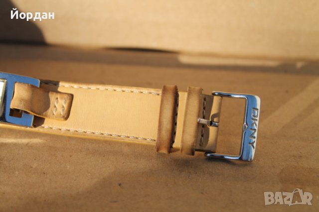 Дамски кварцов часовник ''DKNY''-Donna Karan New York, снимка 2 - Дамски - 42597529