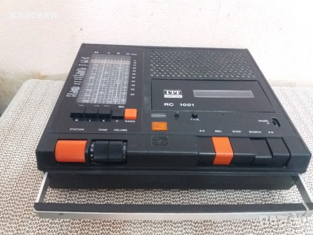 Радиокасетофон ITT Shaub Lorenz., снимка 2 - Радиокасетофони, транзистори - 53534605