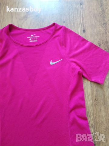 Nike W NK ZNL CL RELAY TOP SS - страхотна дамска тениска КАТО НОВА ХС, снимка 5 - Тениски - 51824022