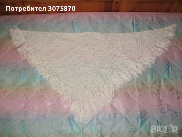 2 бели триъгълни шала - плетени от старо време, снимка 4 - Шалове - 41487275