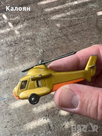 Рядък златен хеликоптер на Мачбокс НРБ от 1976 г., снимка 3 - Колекции - 51721494