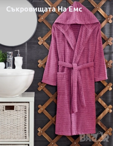 Хавлиен Халат с Качулка  100% Памук  L/XL Размер  32лв.🎀 Наличен и в двата цвята, снимка 4 - Други - 52370429