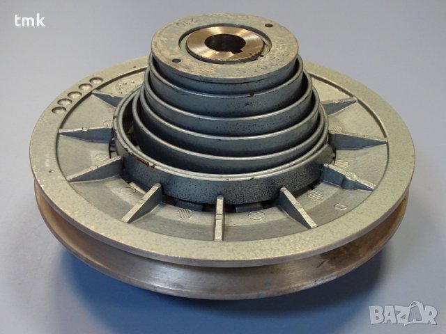 Вариаторна шайба Berges 210 double variable speed pulley Ф220/Ф22, снимка 1 - Резервни части за машини - 42364912