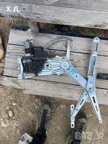 Преден ляв стъклоповдигач Опел зафира А 2002г 