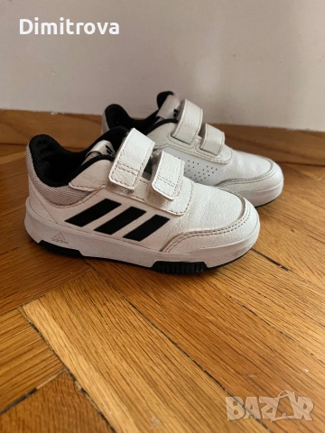 Маратонки Adidas, снимка 2 - Детски маратонки - 53792557