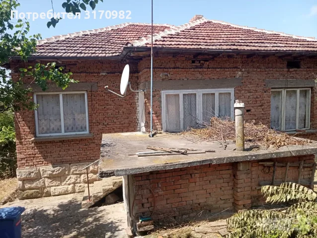 Тродава се къща в с.Тръстеник, снимка 10 - Къщи - 55977673