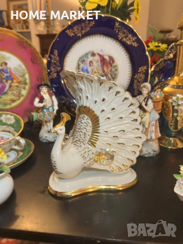 Capodimonte Italy  Circa 1980 Porcelain Peacock Figurine W/ Colorful Crystal Accents “Паунът” , снимка 2 - Антикварни и старинни предмети - 53020926
