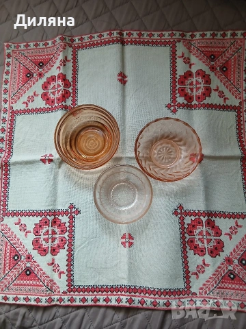 битова покривка и 3 купички