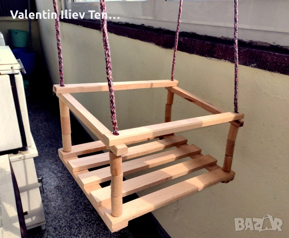 Детска люлка, дрървена