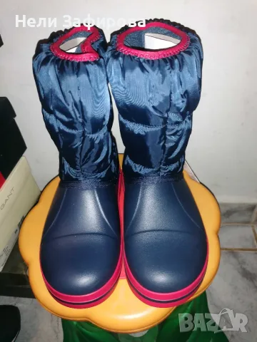 Олекотени апрески Crocs