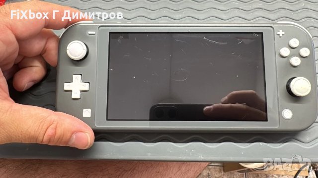 Хакнат Nintendo Switch Lite с 128гб карта и много игри 