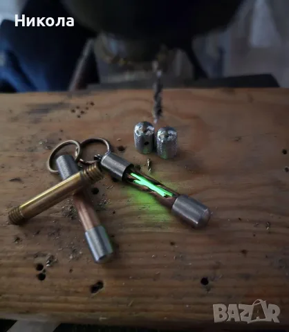 Tritium-BetaLight - Ръчно изработен Steampunk ключодържател със самосветеща тритиева ампула, снимка 3 - Други - 55741983